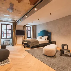 H5 Grauer Baer & , Innsbruck Austria